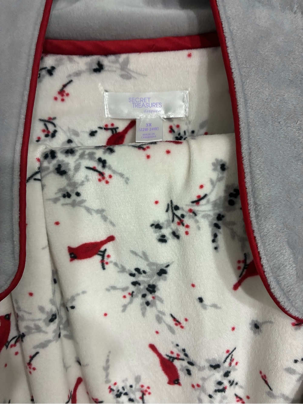 Secret Treasures Women’s 3X White & Red Cardinal Fleece Pajama Set